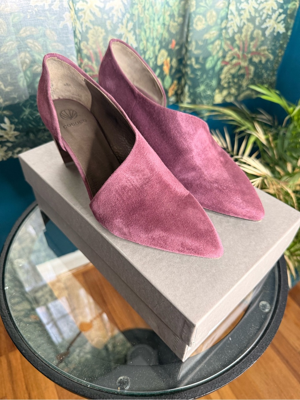 Coclico Designer Pointed Toe Suede Pumps in Plum Size 7.5